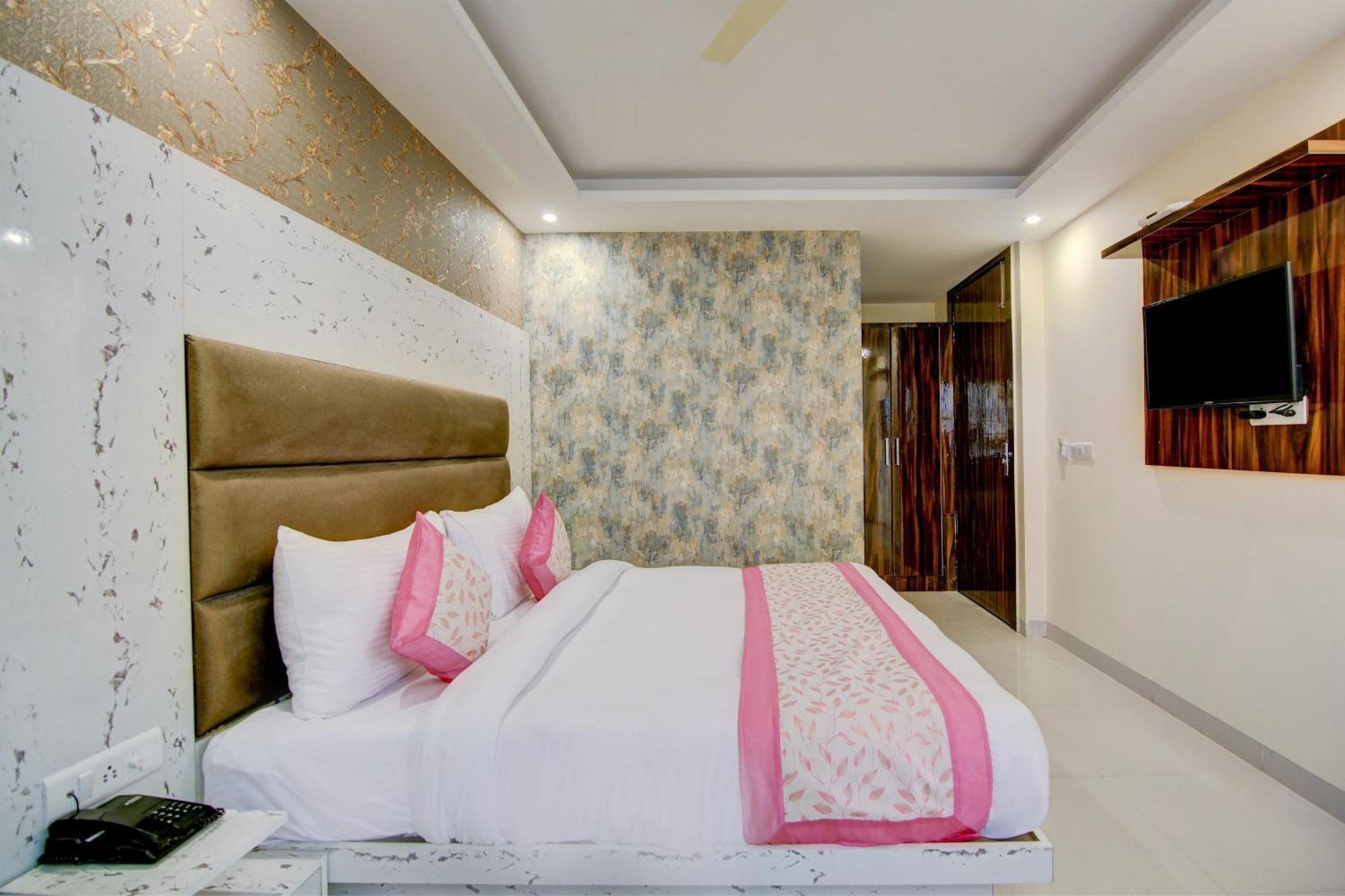 Hotel Smart Signature By Smart Group Ню Делхи Екстериор снимка