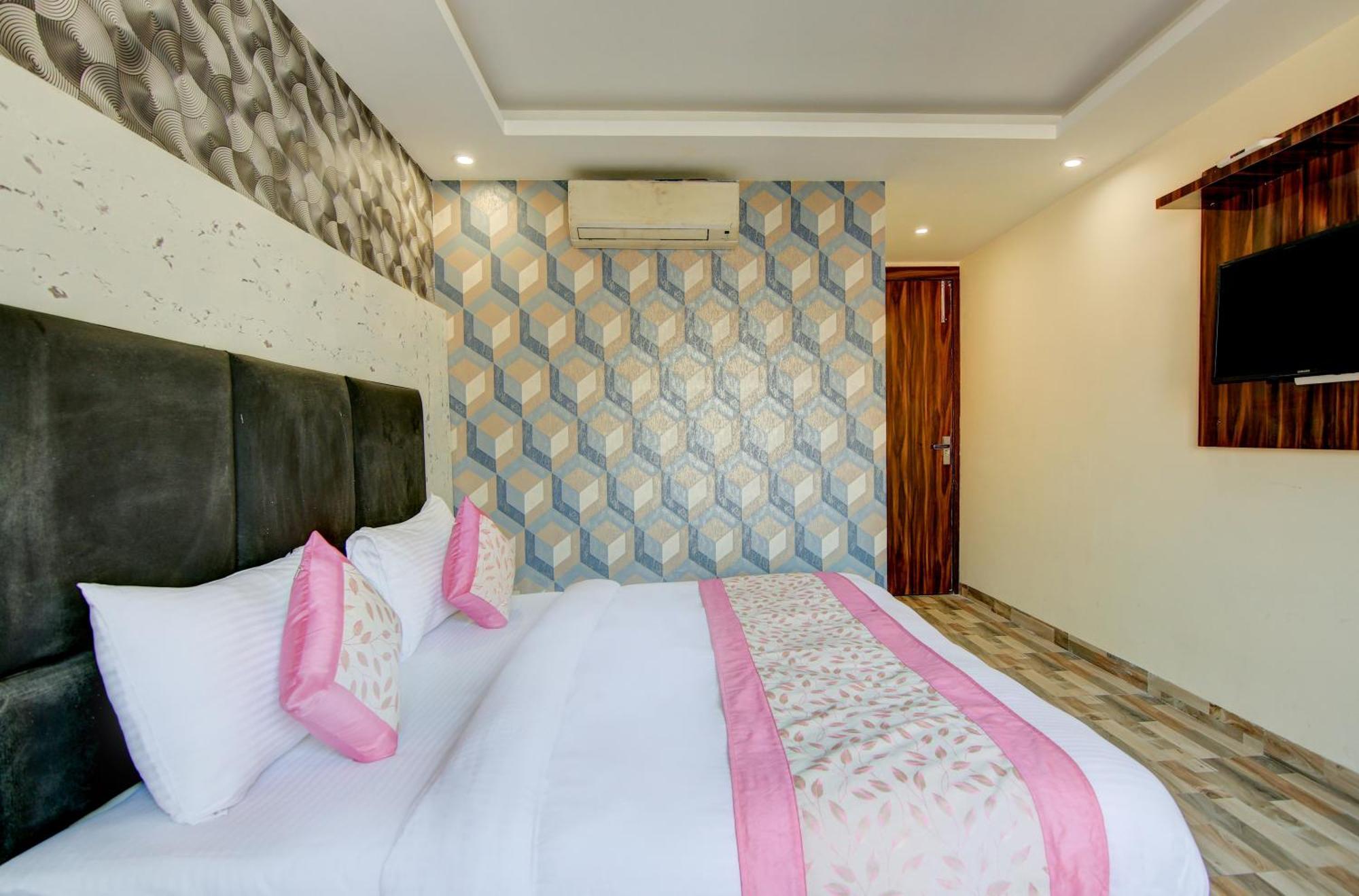 Hotel Smart Signature By Smart Group Ню Делхи Екстериор снимка