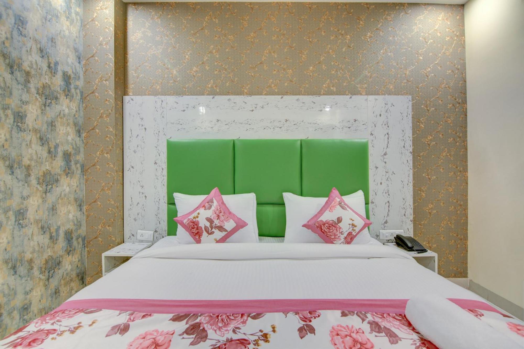 Hotel Smart Signature By Smart Group Ню Делхи Екстериор снимка