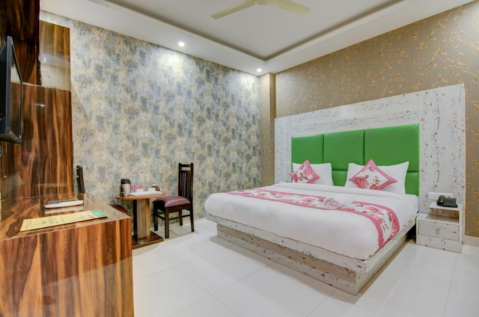 Hotel Smart Signature By Smart Group Ню Делхи Екстериор снимка