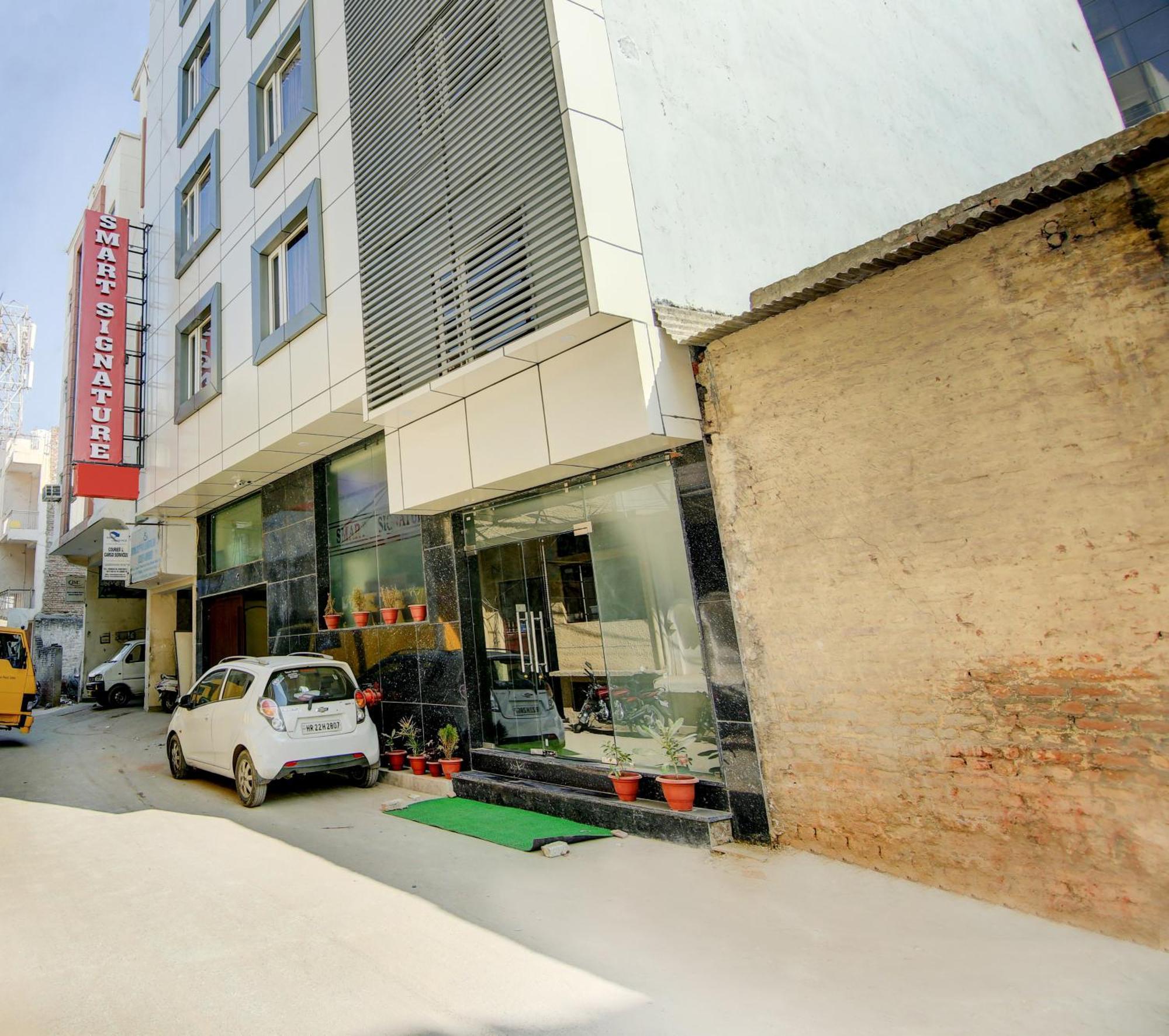 Hotel Smart Signature By Smart Group Ню Делхи Екстериор снимка